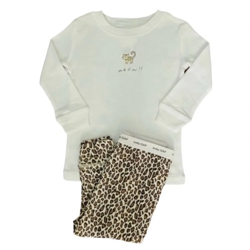Baby Gap Leopard Print Long Sleeve Top and Bottoms Pajama Set Size 6-12 Months